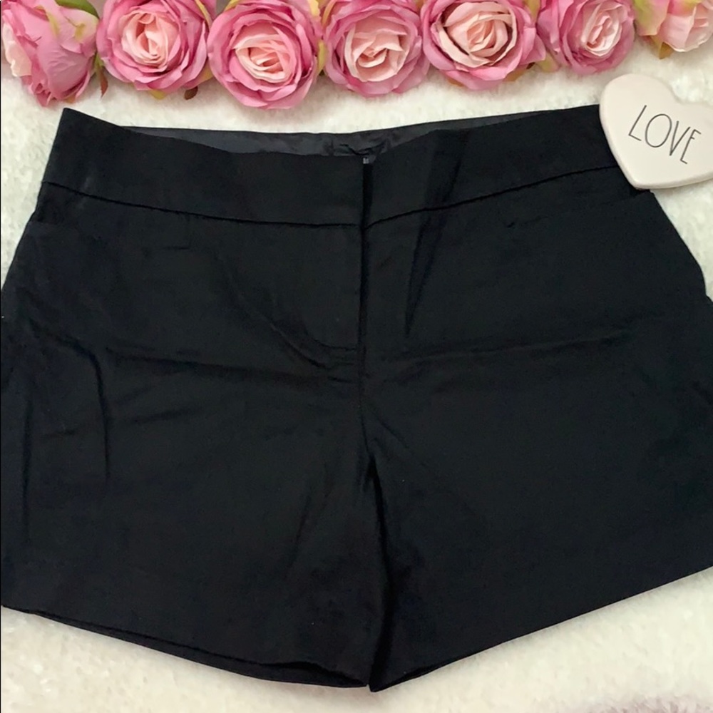 Black shorts. 🌸
